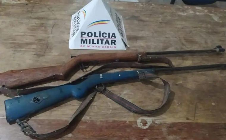 Corpo de idoso é encontrado em decomposição sentado em frente à TV ligada no interior de Minas