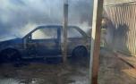 Criança de 8 anos brinca com isqueiro e coloca fogo em carro no interior de Minas 