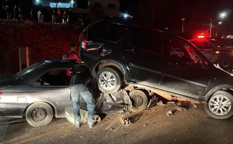 Motorista com sinais de embriaguez bate carro, mata bebê e deixa quatro feridos em Pedro Leopoldo