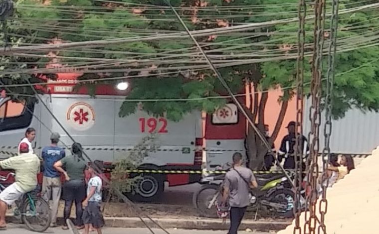 Motociclista morre após bater contra árvore na Avenida José Sérvulo Soalheiro em Sete Lagoas