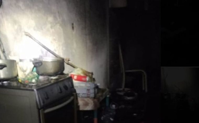 Morador dorme com cigarro aceso e provoca incêndio em casa no interior de Minas