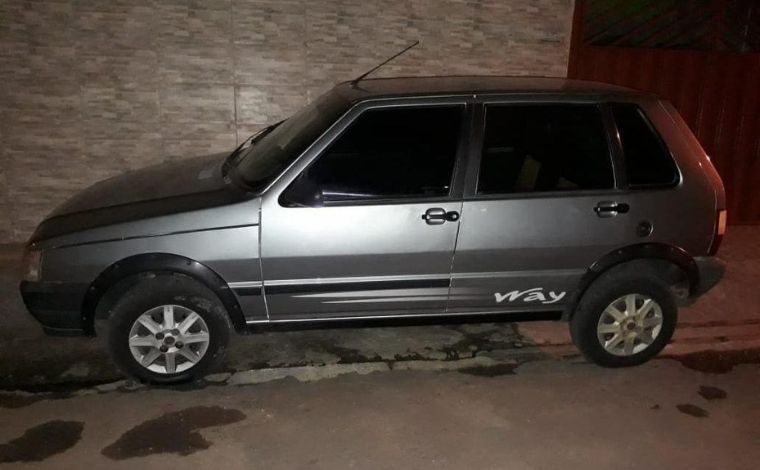 Mulher é presa ao tentar vender veículo furtado por R$ 500 na Grande BH