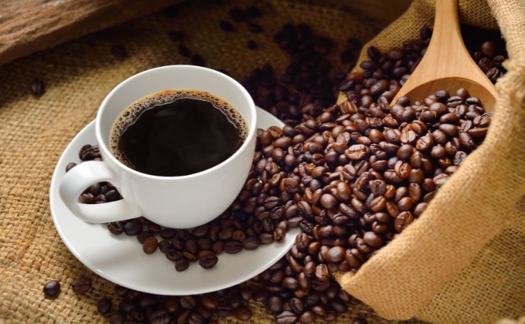 Quatro marcas de café têm comercialização proibida em Minas Gerais por irregularidades; veja quais