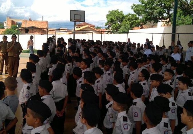 PM comemora início do ano letivo no Colégio Tiradentes