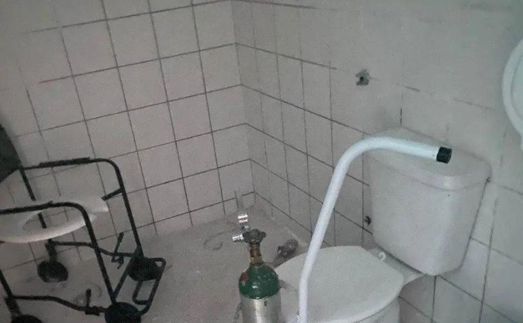 Paciente vai fumar em banheiro e incendeia UPA no interior de Minas Gerais