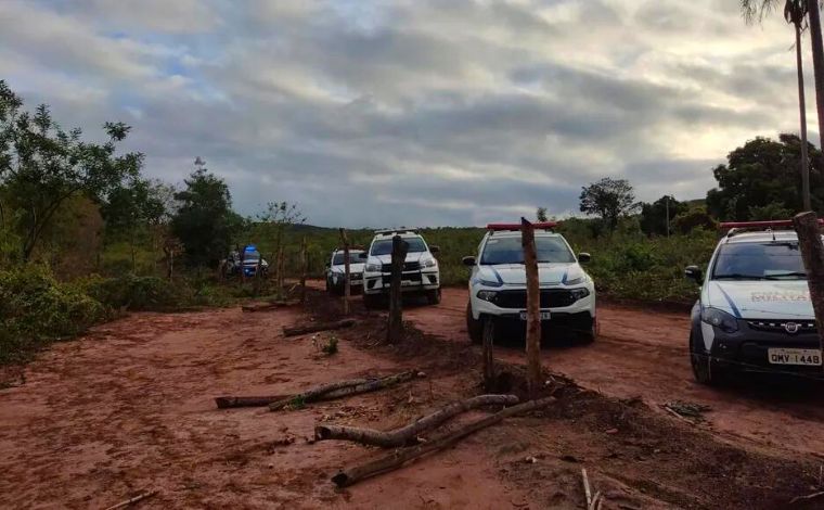 Após ser agredida com filho no colo, mulher mata marido com golpe de facada no interior de Minas