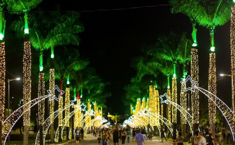 Sete Lagoas inaugura iluminação de Natal com diversas atrações; confira