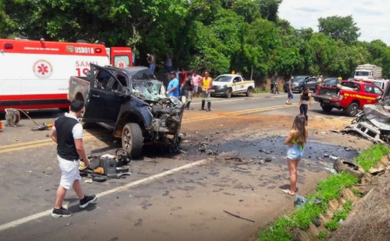 Ultrapassagem proibida deixa um morto e cinco feridos em rodovia mineira 