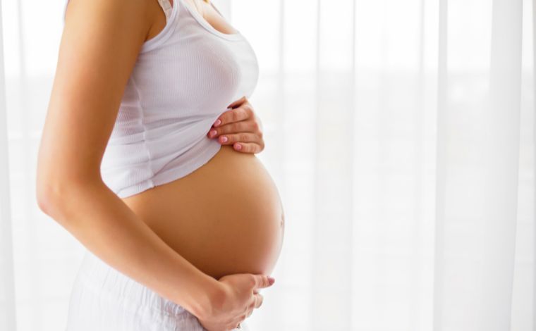 Casal de Minas Gerais consegue autorização da Justiça para interromper gravidez de 5 meses