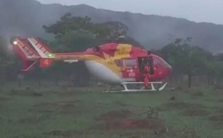 Grupo é resgatado em trilha na cachoeira Véu da Noiva após fortes chuvas na Serra do Cipó