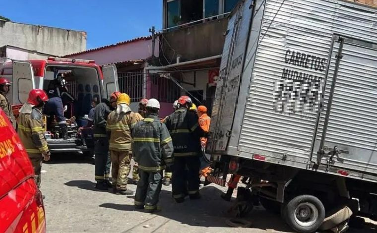 Criança de 10 anos morre após ser atropelada por caminhão em Santa Luzia
