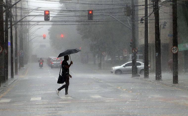 Sete Lagoas e 720 municípios mineiros tem alerta para chuvas fortes até esta quinta-feira (8)