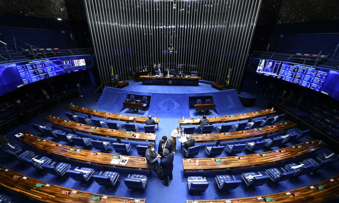 Senado aprova PEC da Transição; Matéria é chamada por alguns de PEC fura teto