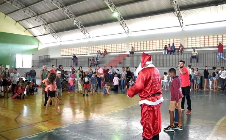 Secretaria de Assistência Social de Sete Lagoas contempla crianças e adolescentes em ação de Natal 