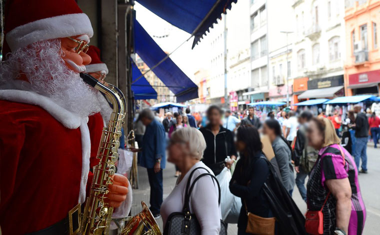 Procon orienta consumidores sobre trocas de presentes de Natal