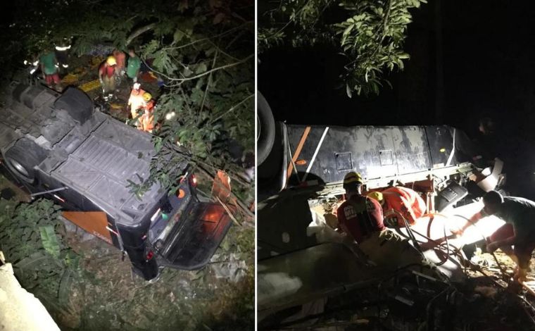  Ônibus com time de futebol cai de ponte e deixa mortos e feridos em Minas Gerais