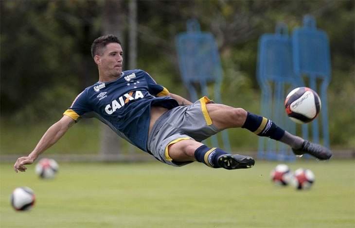 Thiago Neves tem nome publicado no BID e deve estrear na quarta-feira