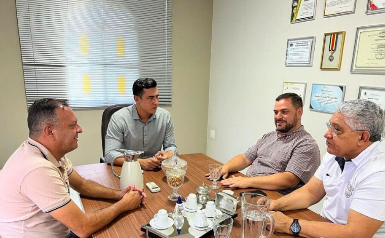 Deputado Douglas Melo e prefeito de Paraopeba lutam por transporte para comunidade da Pontinha