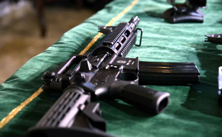 Governo comprará armas que ficarem acima do teto no recadastramento por até R$21 mil