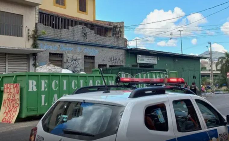 Irmãos trancados há três dias sem água e comida são resgatados em Belo Horizonte