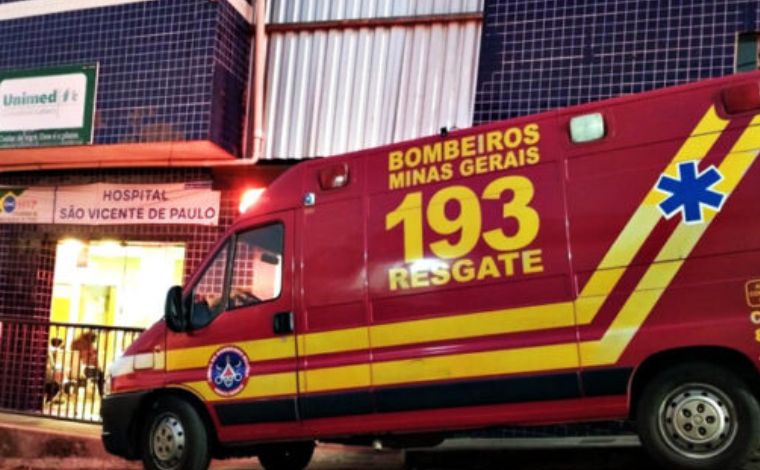 Por telefone, bombeiros ajudam a socorrer bebê engasgada durante amamentação no interior de Minas 