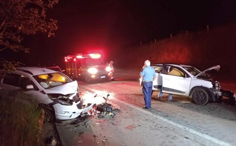 Paciente morre após carro de secretaria de Saúde se envolver em acidente na BR-459, em MG