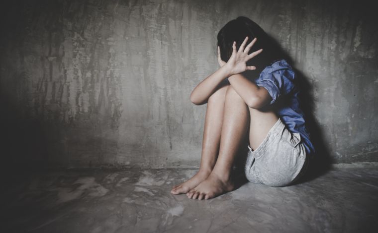 Homem é preso suspeito de estuprar e engravidar filha de 11 anos no interior de Minas