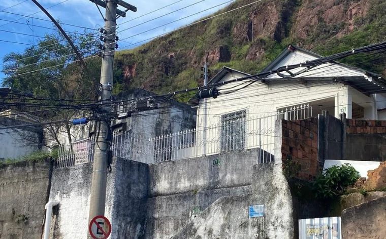 Criança de 11 anos morre após cair de laje em Minas Gerais 