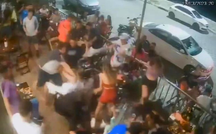 Galoucura expulsa atleticano e suspende líder de torcida organizada após briga em bar de Sete Lagoas