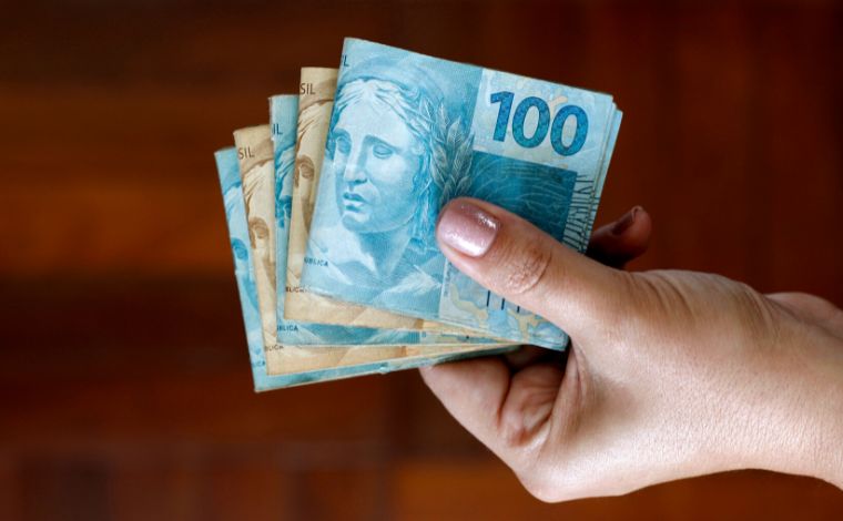 Salário mínimo a R$ 1.320 deve impactar contas públicas em R$ 4,5 bilhões