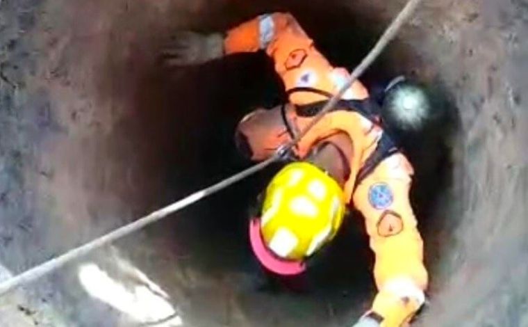 Homens ficam presos em cisterna de 13 metros após tentarem resgatar cavalo em Pará de Minas