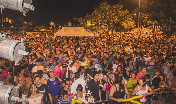 Na maratona da folia, público comparece ao Parque Náutico da Boa Vista