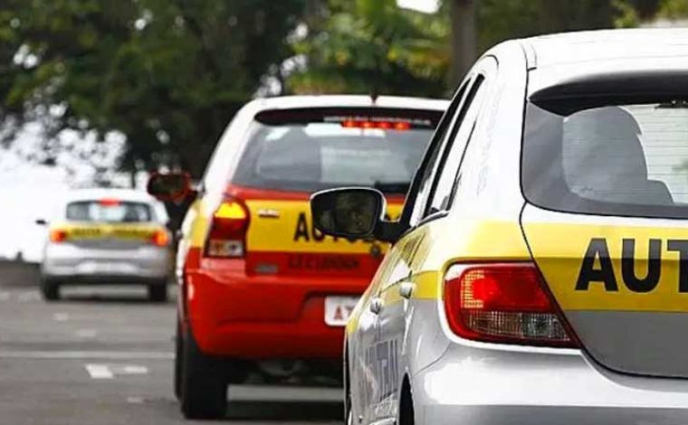 Preço da carteira de motorista pode dobrar em Minas com privatização do Detran, alerta sindicato