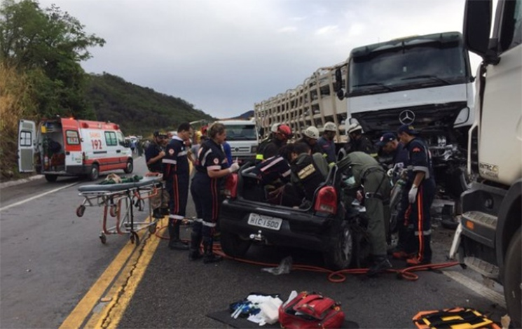 Mortes nas estradas aumentam em 30% no Carnaval 2017, diz PRF