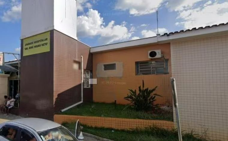 Homem invade pronto-socorro de hospital, esfaqueia sete pessoas e acaba morto