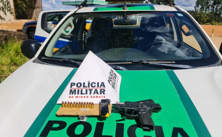 Motorista é preso por porte ilegal de arma de fogo durante operação policial em Santana de Pirapama