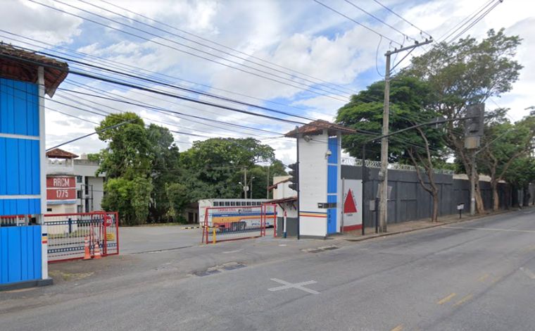 Sargento da reserva invade quartel da PM e agride ex-companheira durante perseguição em BH 