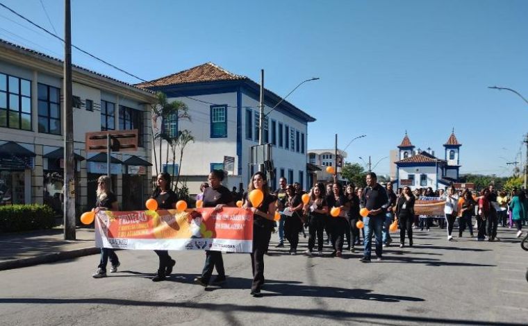 Caminhada contra abuso sexual de crianças e adolescentes mobiliza região central de Sete Lagoas