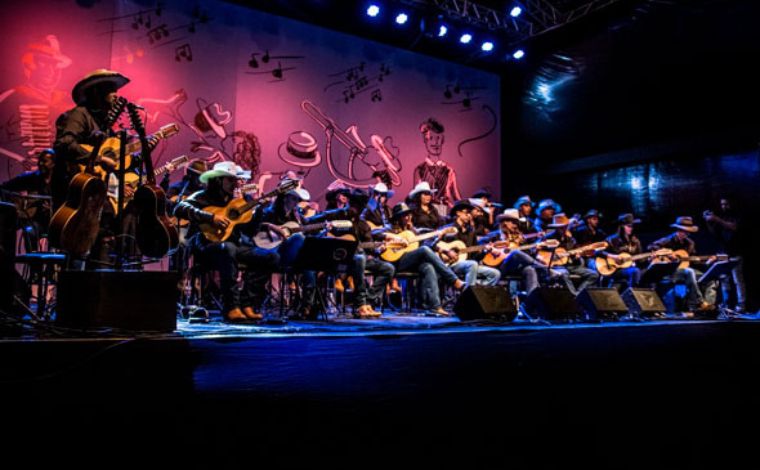 Sete Lagoas recebe Minas ao Luar com shows de Mariana Aydar e Orquestra Mineira de Viola Caipira
