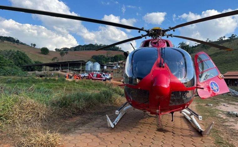 Trabalhador tem perna amputada após prender membro em máquina de moer capim em Minas  