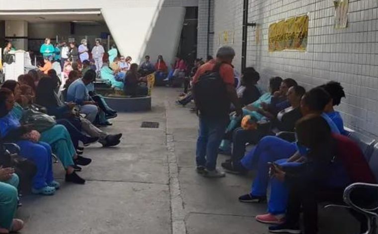 Enfermeiros e técnicos de hospitais públicos em MG entram em greve por tempo indeterminado