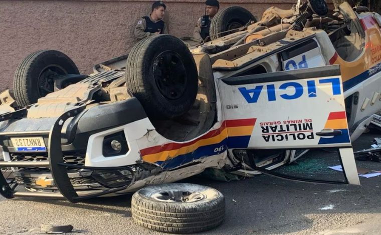 Policial militar morre após viatura capotar durante perseguição em Belo Horizonte