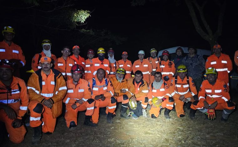 Bombeiros de Sete Lagoas realizam treinamento de busca e salvamento de pessoas desaparecidas em mata