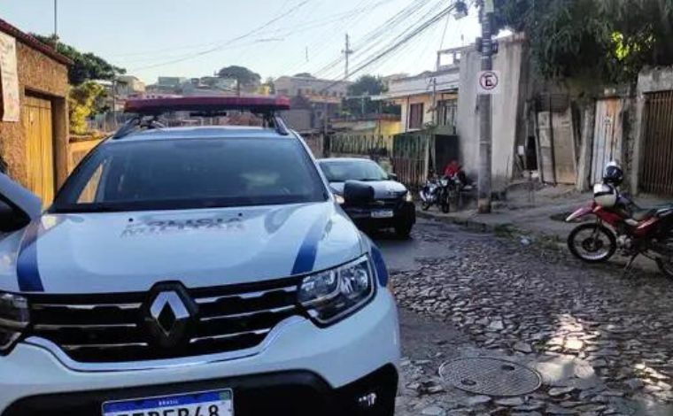 Filho é suspeito de matar a mãe com golpes de enxada em Belo Horizonte 