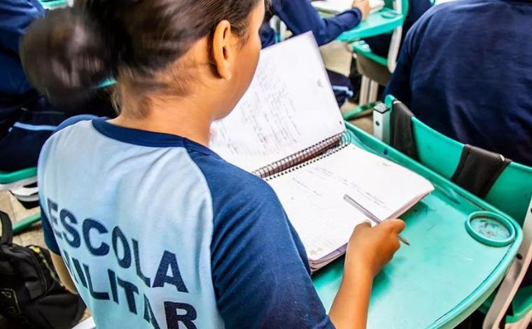 Romeu Zema decide manter programa nacional de escolas cívico-militares em Minas Gerais