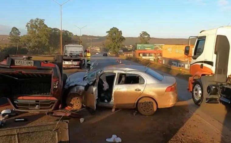 Acidente na BR-040 causa congestionamento na Grande BH; duas pessoas foram socorridas 