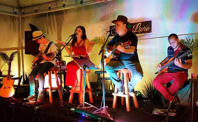 Feirinha Acústica retorna à Praça Tiradentes em Sete Lagoas; confira programação 