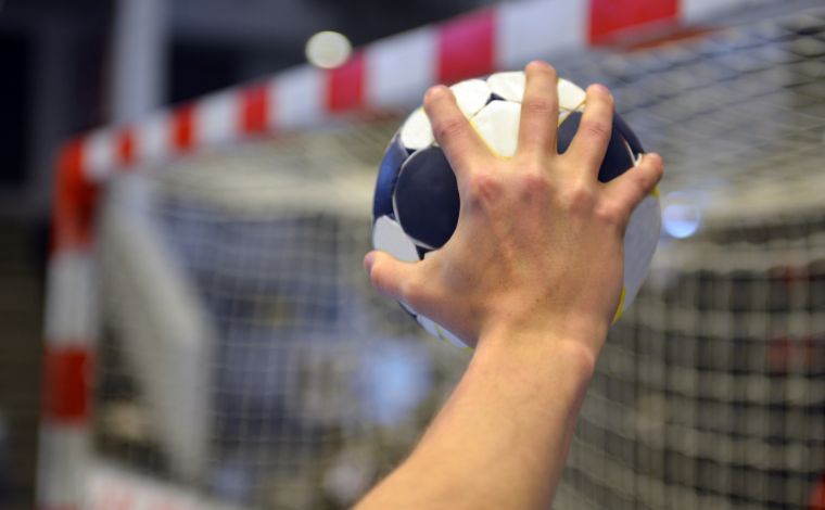 Técnico de handebol é indiciado por injúria racial em áudio para jogador de Sete Lagoas 