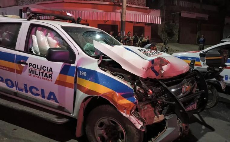 Seis pessoas ficam feridas em acidente envolvendo viatura da Polícia Militar em Belo Horizonte