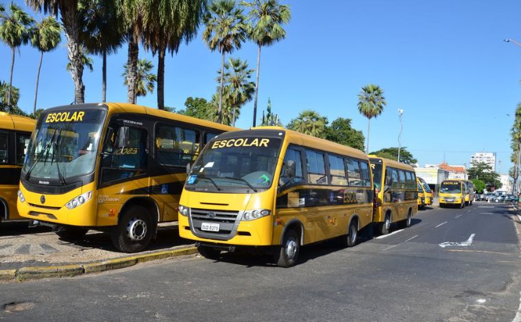 Ministro da Educação anuncia reajuste de 16% nos valores do programa nacional de transporte escolar 